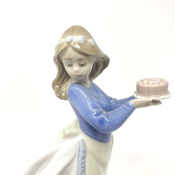 NAO By Lladro Puppy's Birthday Girl #1045 Preowned Vintage Collectible - Picture 2 of 10